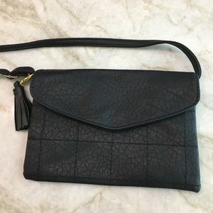 Black crossbody purse